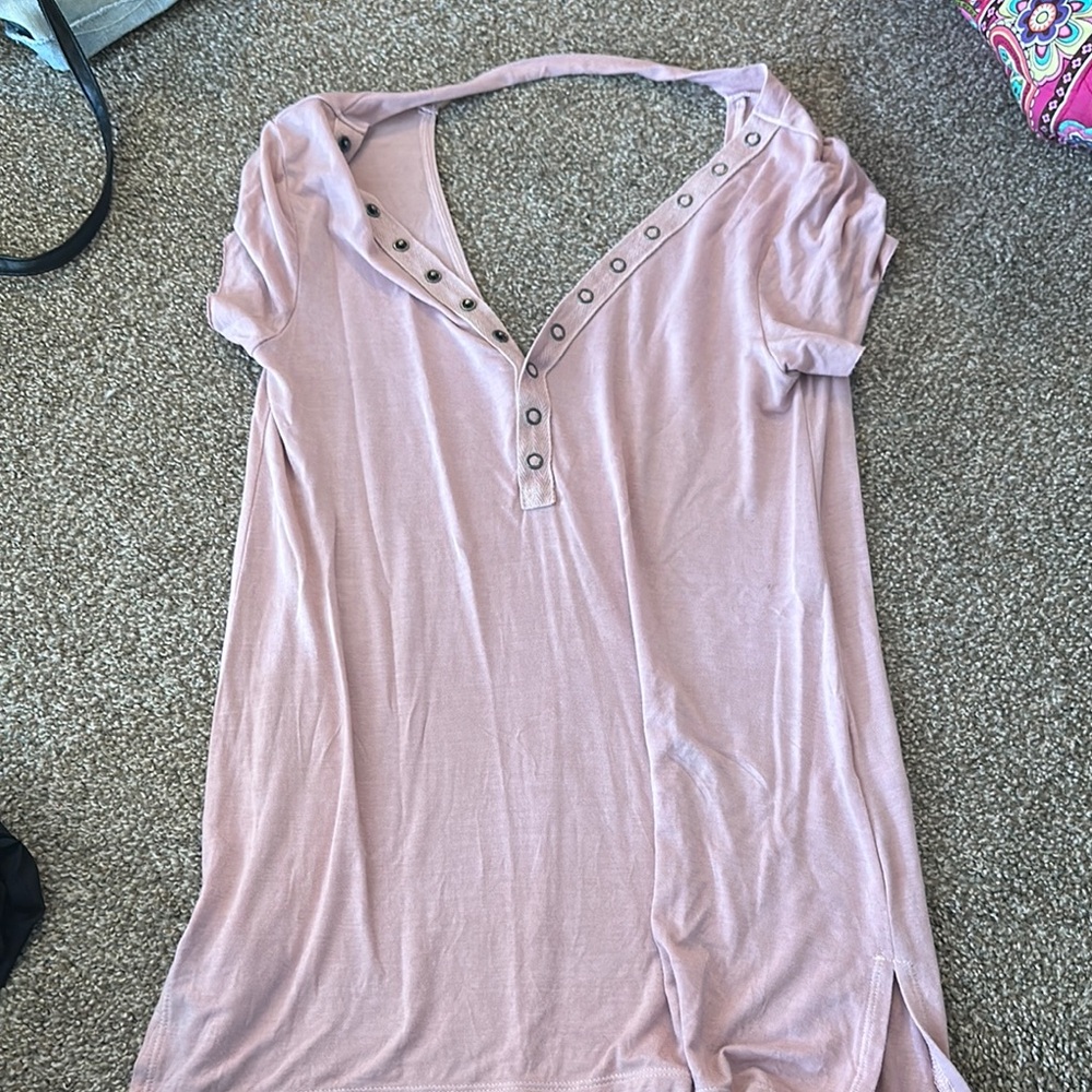 American Eagle Pink V-Neck Women's Top